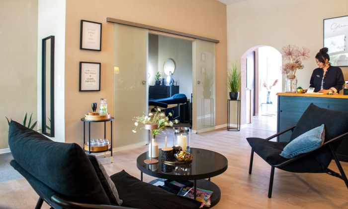 Mandy von Glamour am Empfang