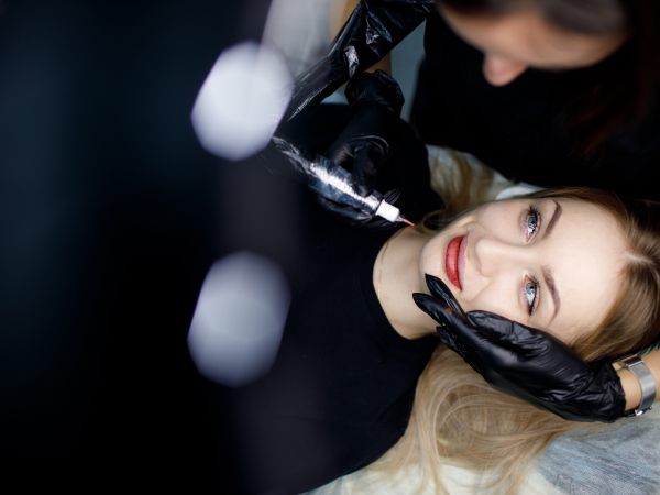 Permanent Make-up für die Lippen - Behandlung